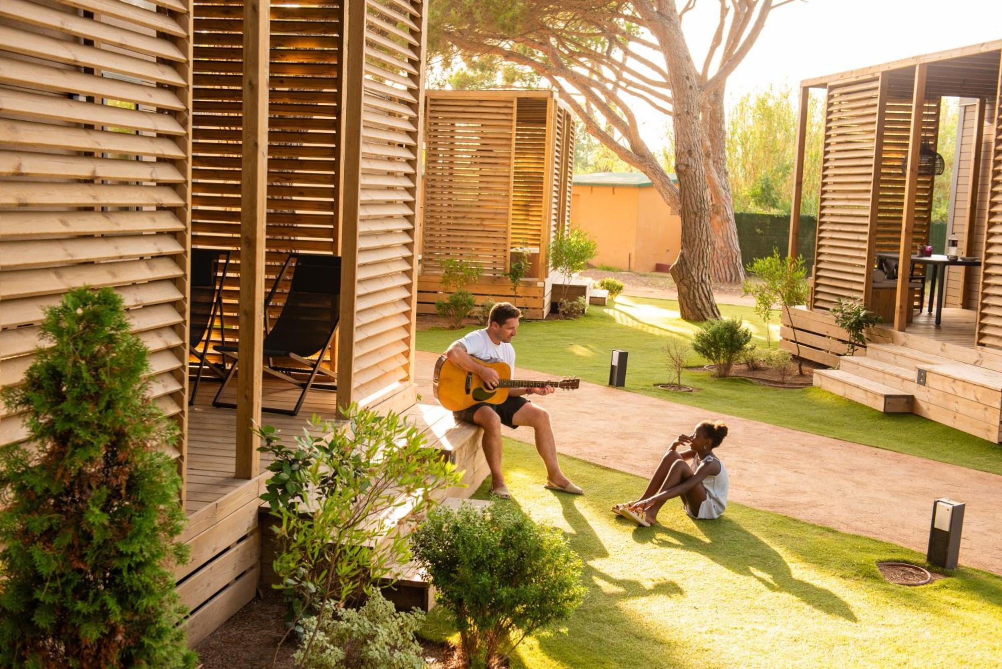 Camping & Bungalows Platja Brava Pals Exteriör bild